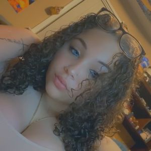 Meet your Posher, Asaysha